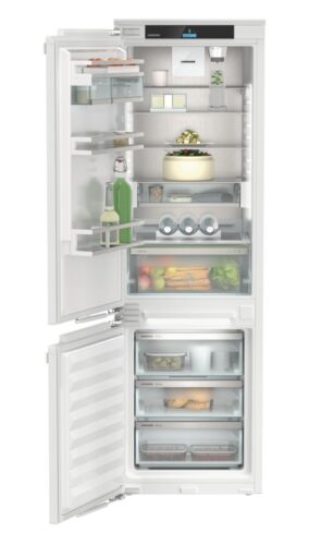 LIEBHERR INTEGRATED FRIDGE FREEZER WITH EASYFRESH & NO FROST