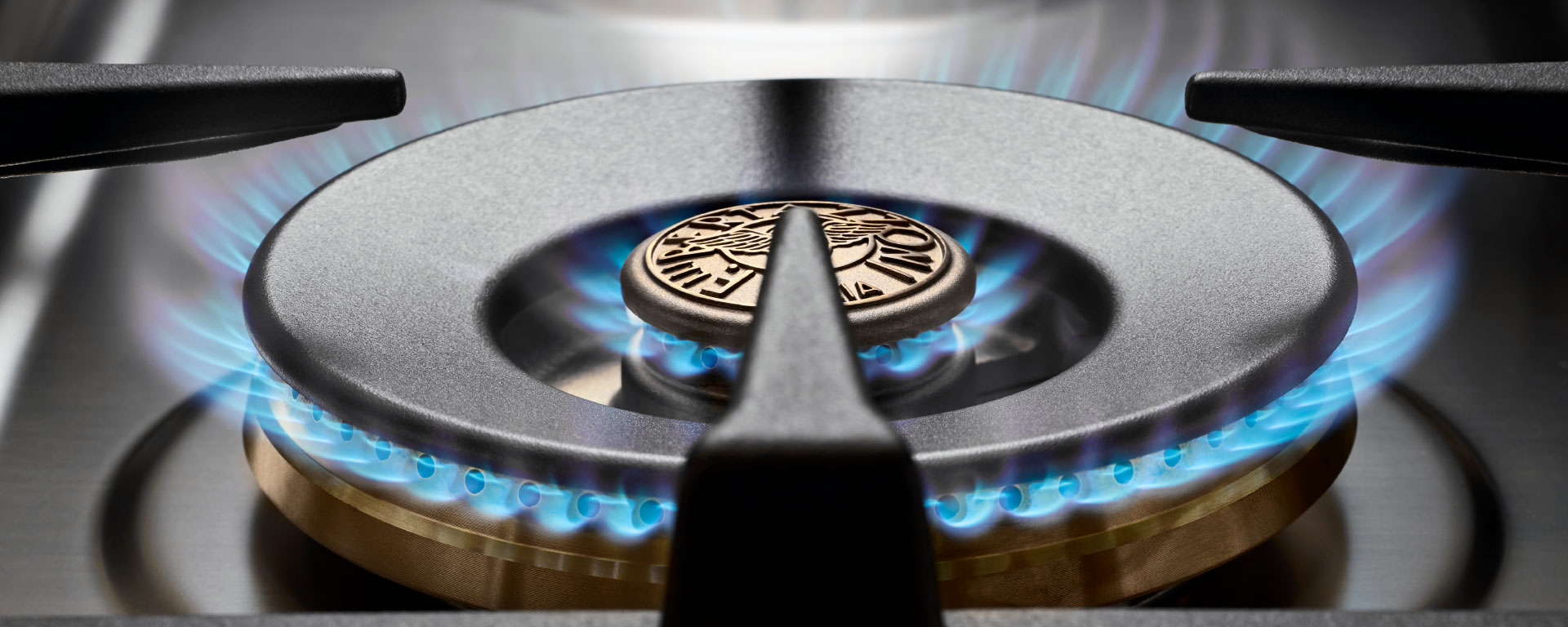 BERTAZZONI - Heritage Series - 100cm 6 Burner Triple Oven Range - Dual Fuel - Image 6