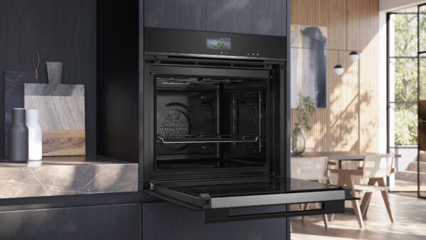 SIEMENS iQ700 BUILT-IN PYROLYTIC OVEN WITH STEAM - Black - Image 3