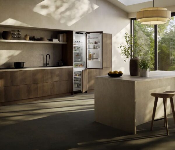 LIEBHERR BUILT-IN FRIDGE FREEZER WITH EASYFRESH & NO FROST (XL) - Door on Door - Image 4