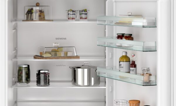SIEMENS iQ100 BUILT-IN FRIDGE FREEZER - Image 3