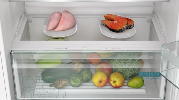 SIEMENS iQ100 BUILT-IN FRIDGE FREEZER - Image 4