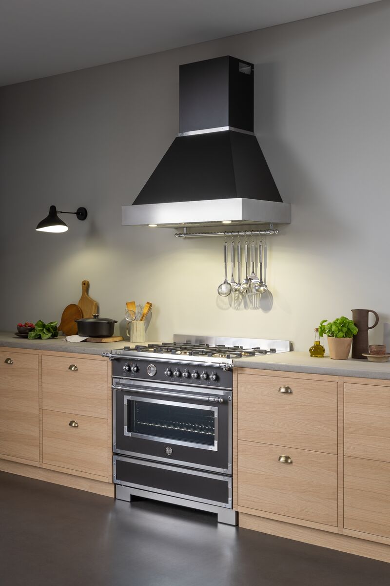BERTAZZONI - Heritage Series - 100cm Wall Mount Chimney Hood - Black - Image 2