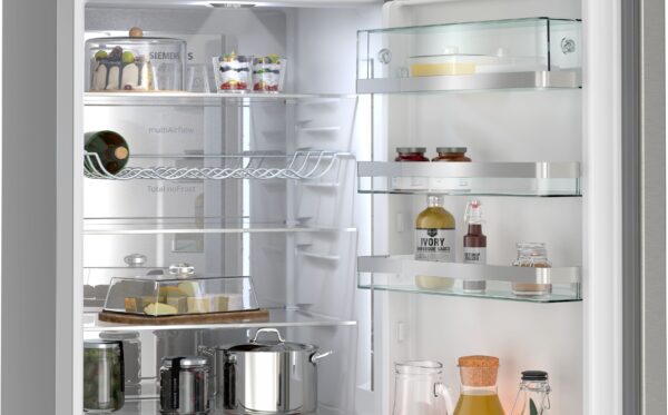 SIEMENS iQ500 FREESTANDING FRIDGE FREEZER - Image 3