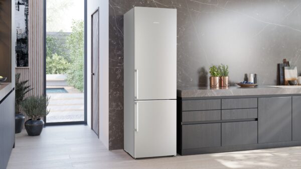 SIEMENS iQ500 FREESTANDING FRIDGE FREEZER - Image 7