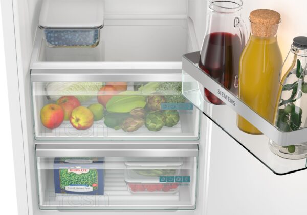 SIEMENS iQ300 BUILT-IN FRIDGE - Image 4