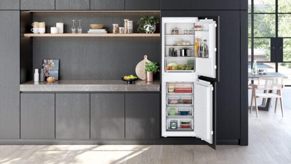 SIEMENS iQ100 BUILT-IN FRIDGE-FREEZER 50/50 - Image 7