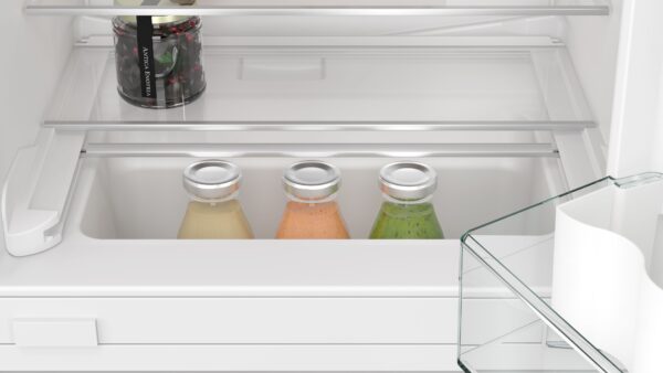 SIEMENS iQ300 BUILT-IN LARDER FRIDGE - Image 4