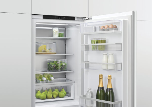 F&P SERIES 9, BUILT-IN FRIDGE FREEZER RH - Ice & Water - Image 6