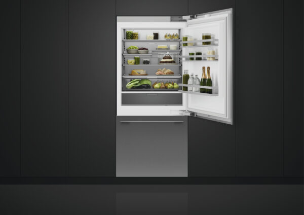 F&P SERIES 11, BUILT-IN FRIDGE FREEZER RH - Ice & Water - Image 4