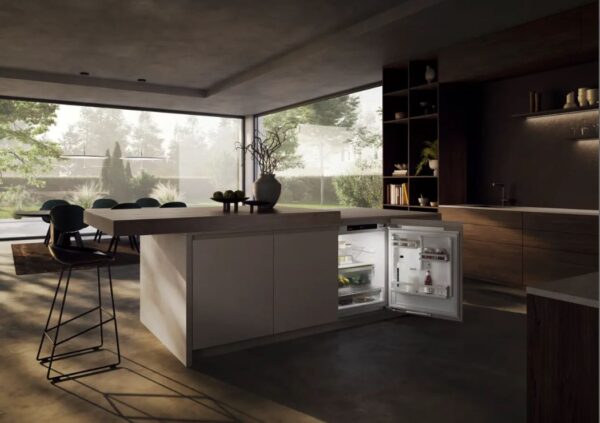 LIEBHERR BUILT UNDER FRIDGE - Image 5