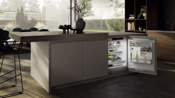 LIEBHERR BUILT UNDER FRIDGE - Image 6